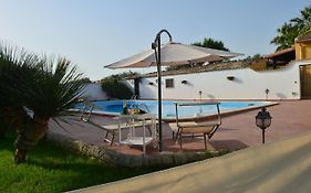 Il Cigno Reale - Rooms Leasing Touristic - Ragusa-White